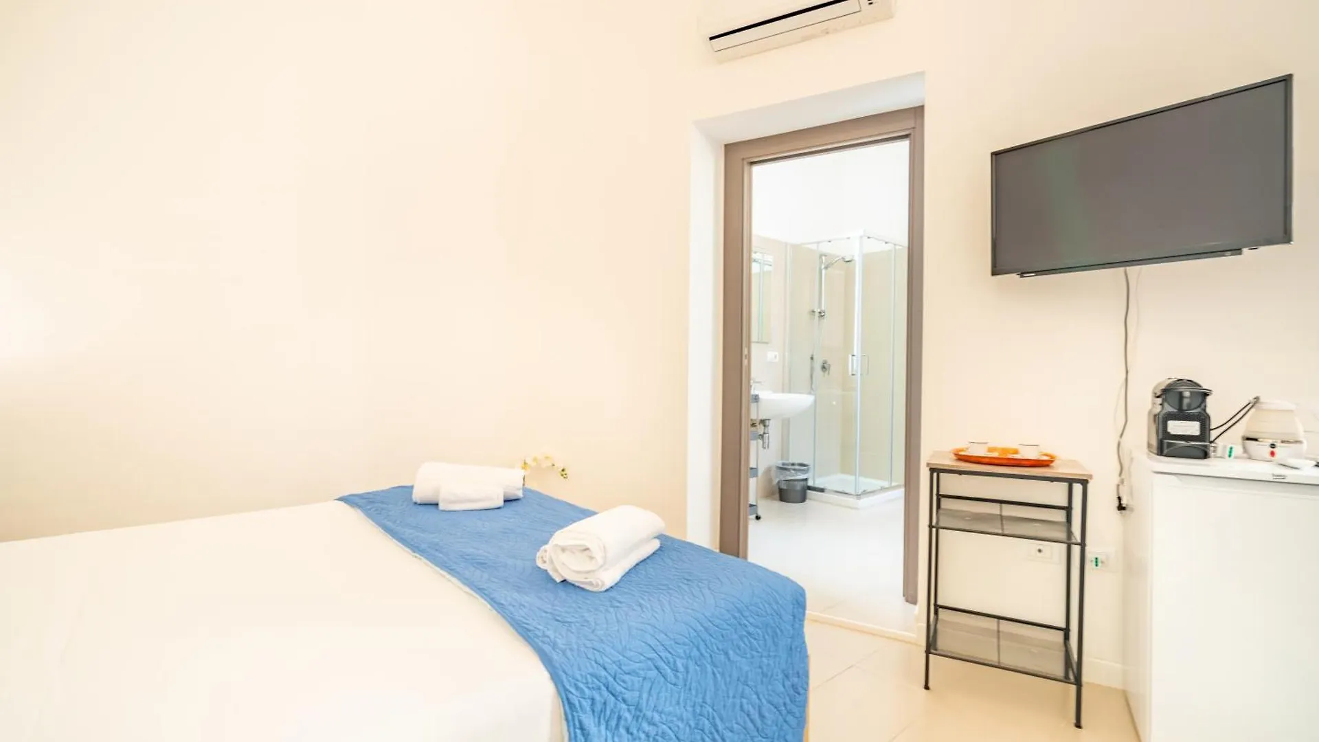 Ferienwohnung Stanze Victoria In Marina Cagliari Italien