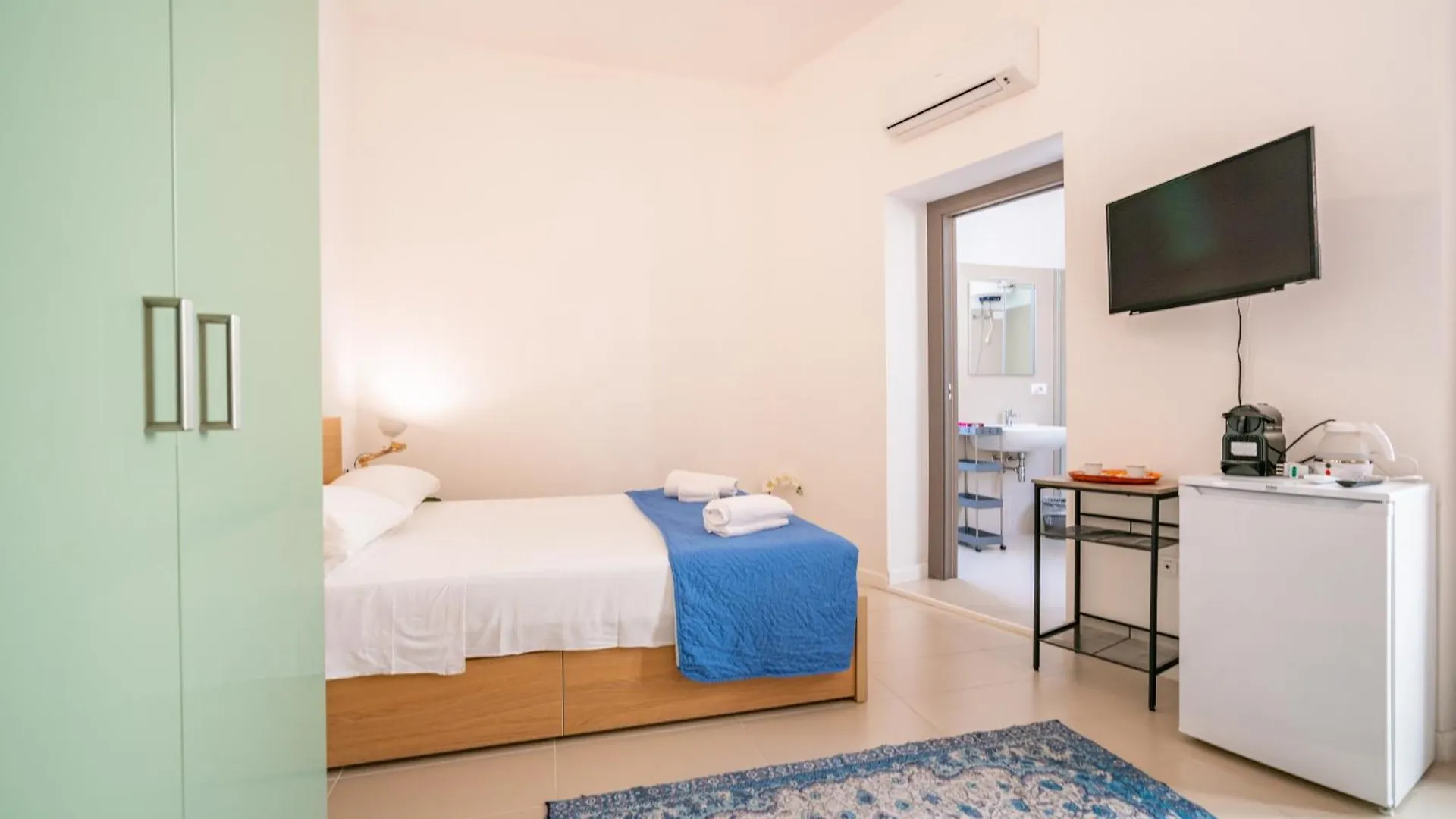 Stanze Victoria In Marina Apartment Cagliari Homestay